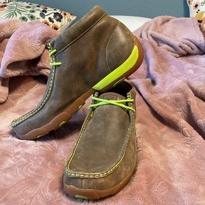 Men’s Twisted X tan pair of boots NWOT.